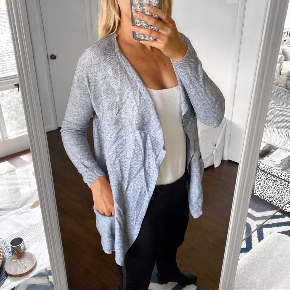 🐑 MANGO GREY KNIT CARDIGAN SWEATER!